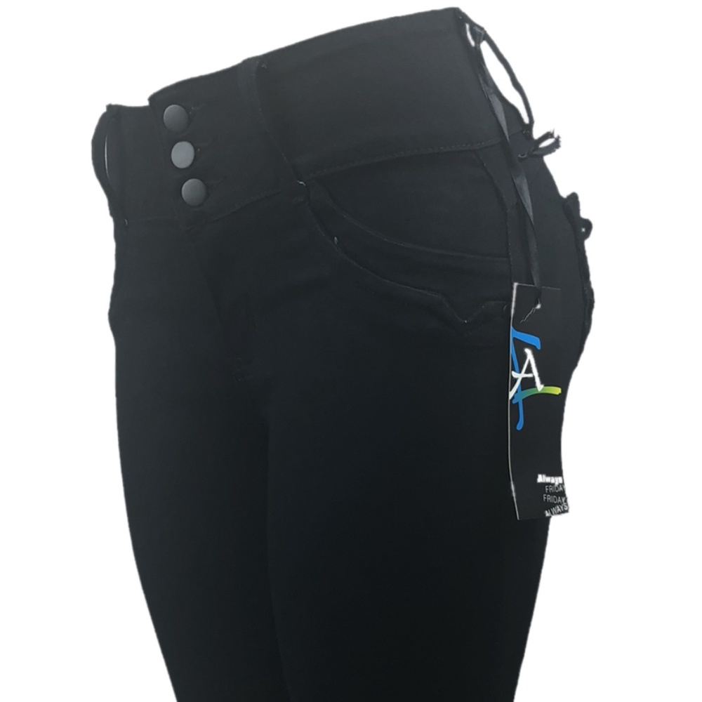 Women’s High Waist Stretchy & Curvy Skinny Capri - Picture 4 of 8